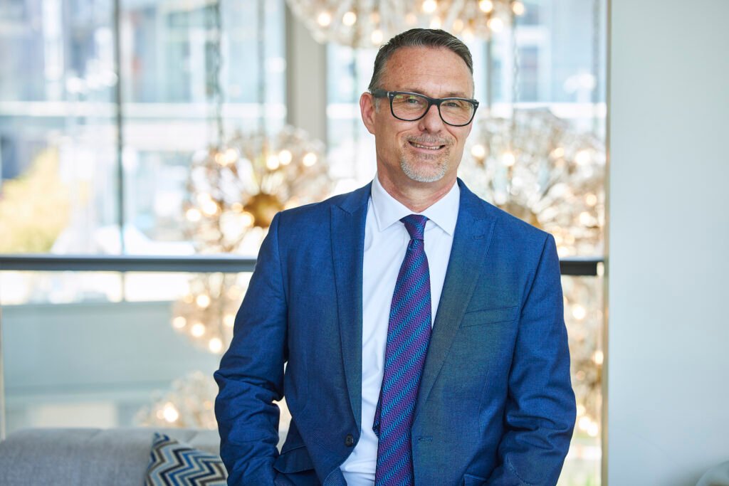 David Hitt Los Angeles luxury real estate agent – headshot